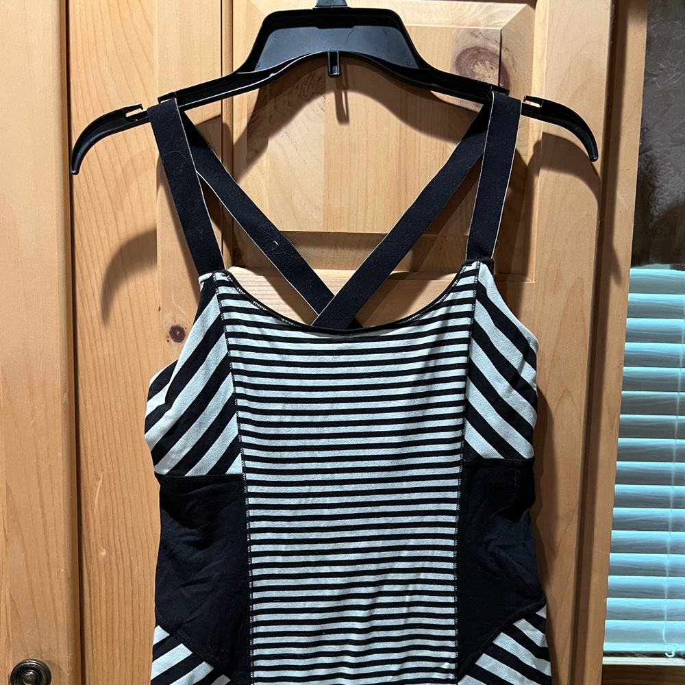 Lululemon Work It Out Tank Built In Bra Size 8